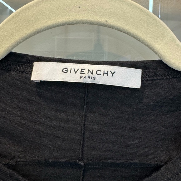 Givenchy tshirt - never worn - Picture 3 of 3